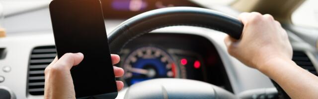 Uuring: roolis kasutab mobiili koguni 75 protsenti Eesti juhtidest