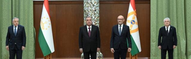 Eesti suursaadik Tadžikistanis Jaap Ora andis üle volikirja