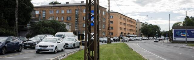 FOTOD | Hipodroomi ristmikul muutunud liikluskorraldus tõi kaasa ummikud
