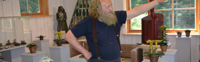 Seaküla Simsoni groteskiküllane elutöömuuseum