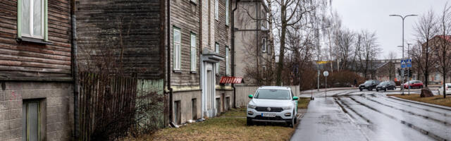 Tallinn tuletab meelde: ka talvel ei tohi haljasaladel parkida