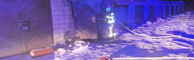 PILDID: Adaveres põles garaaž