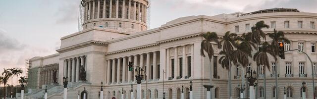 E-riigi akadeemia hangib Kuubale 441 000 euro eest digipöördeseadmeid