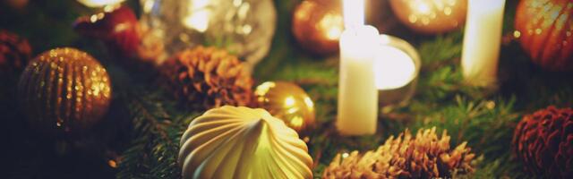 Tüüpilised jõulukahjud: jõuluküünaldest tingitud kukkumised ja tulekahjud  