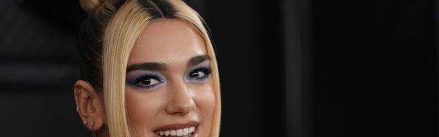 KUUMAD KLÕPSUD | Dua Lipa jagab fännidega seksikaid puhkusepilte