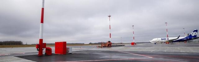 Reisilennuk suunati õhupallide tõttu suletud Vilniuse lennuväljalt Kaunasesse, kus polnud esmapilgul kedagi kohal