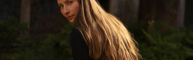 Sõltumatu Tantsu Laval esineb Kanada-Eesti muusik Kara-Lis Coverdale