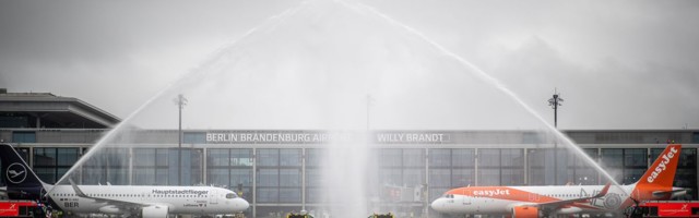 Berliinis avati üheksa aastat kavandatust hiljem uus lennuväli