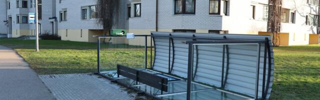 TORMIBLOGI | Torm rebis majadelt katuseid ja murdis puid. Elektrita on ligi 8000 majapidamist