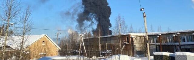 Sõja 1450. päev: Ukraina süütas droonirünnakuga naftatöötlemistehase Komimaal