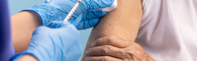 Uuring: Koos manustatud COVID-19 ja teatud gripivaktsiinid võivad veidi tõsta eakate insuldiriski
