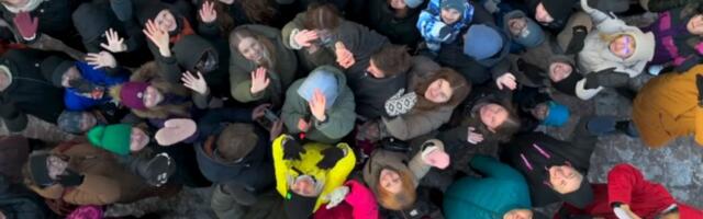 Kehras moodustati suur süda: 113 osalejat