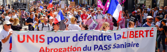 KOLUMN ⟩ Neil Clark: tervisepassid paljastavad globalistide tõelise olemuse