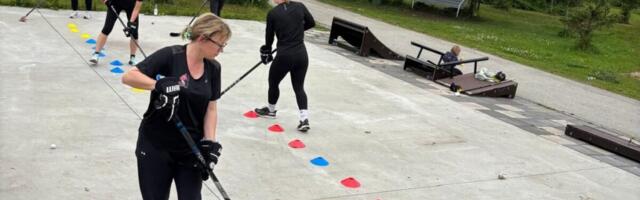 HOKINAISED | Roosad Pantrid tõid naiste jäähoki suveks Hiiumaale