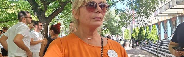 Majka jednog od uhapšenih u Novom Sadu: "Na snimku sam videla da kleči u policiji, užasno potresno"