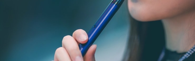 Uuring kinnitab: noored tarvitavad varasemast enam e-sigarette, huuletubakat ja rahusteid