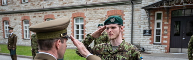 Kaitsevägi sai juurde kaks tosinat sideväelast