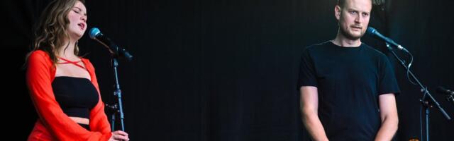 FOTOD | Esitust nautis ka Luule Komissarov! Alika Milova ja Arno Tamm andsid Viljandis pärimusmuusikast läbipõimunud kontserdi