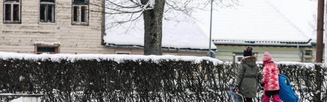 Paksu lumevaiba alla mattunud Rakveres kadus koolides elekter, lapsed saadetakse koju