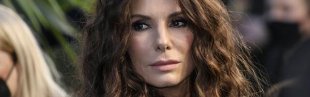 KLÕPS | Kallima surma tõttu avalikkuse eest taandunud näitleja Sandra Bullock tabati üle pika aja fotole