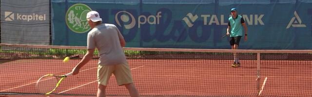 Herne tänava tennisekeskuses peeti kohalike kuulsuste tenniseturniiri