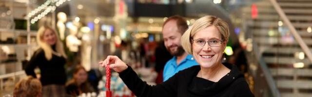 Lastekodude lapsed kauplesid omatehtud kingitustega heategevuslikul laadal