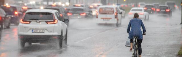 ILMATEADE | Pärastlõunal jõuab Eestisse tihe vihm ja äike