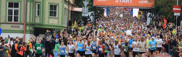 FOTOD JA OTSEPILT | Tallinnas algas Eesti suurim rahvaspordisündmus, poolmaraton on täies hoos