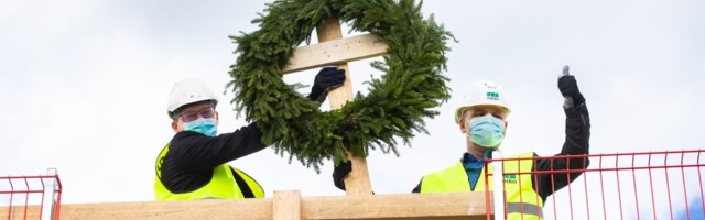 Pildid: Y-korpuse sarikapärg toodi alla