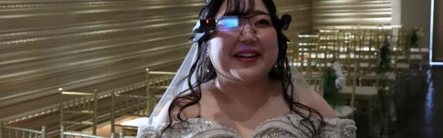 VIDEO: Jaapani naine abiellus tehisaruga