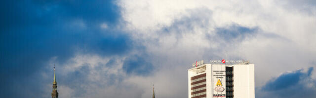 Keelesäuts. Pilvede kannul