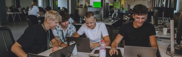 Koodikirjaoskus kogub hoogu: üle 670 gümnasisti alustas programmeerimisõpet