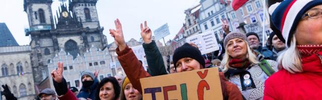 VIDEO | Tšehhi president süüdistab välisministrit kuriteos. Kümned tuhanded avaldasid tänaval riigipeale toetust