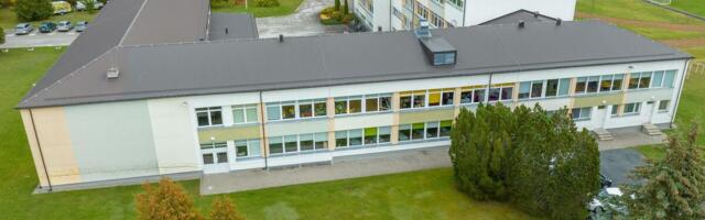 Vastseliina koolimaja seinte sodija jäigi tabamata