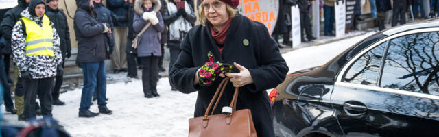 Ettevalmistatav vaenukõneseadus paneb hammasrataste vahele visatud inimestele “talumiskohustuse”