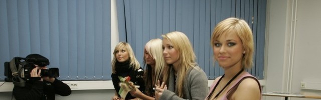 Tere tulemast! Vanilla Ninja liige Triinu Kivilaan lendas muusikavideo võteteks Tallinnasse