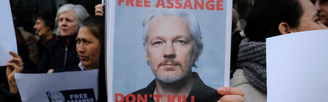 Tucker Carlson: Julian Assange on sõnavabaduse märtrina 13 aastat kohtuta vangis olnud
