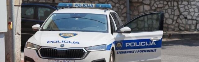 TRAGEDIJA KOD JEZERA! Nemarni vozač (66) automobilom prešao u suprotan smer i naleteo na MOTOCIKLISTU! NIJE MU BILO SPASA