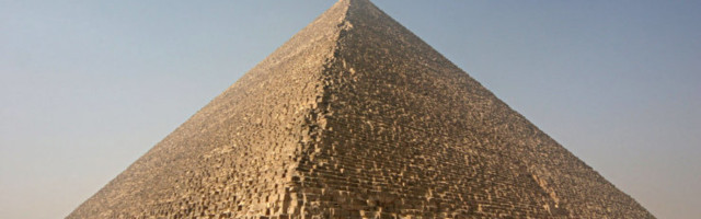 Kui palju inimesi osales maailmaimeks kujunenud Cheopsi püramiidi ehitamises?