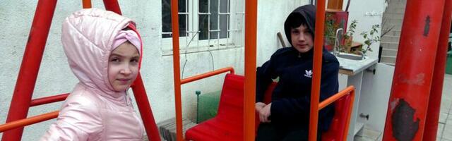 Vaata, millistes tingimustes Ukraina lapsed õues mängima peavad