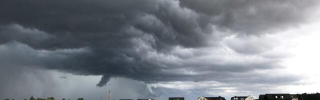 ILMATEADE | Hoiatus! Ida-Eesti saab kaela tugeva äikesevihma ja rahe