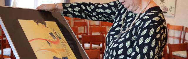 Kooljakuul lippavad lasteraamatukogus libarebased