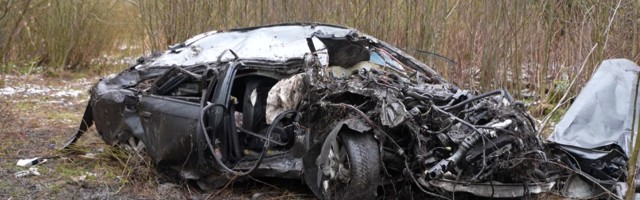 Reporter: Türi vallas Kolu külas hukkus teelt välja sõitnud Audi juht
