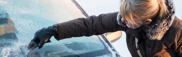 Geniaalne nõuanne, kuidas eemaldada sekunditega auto esiklaasilt lumi ja jää