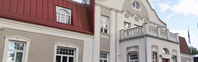 Kuu­sa­lu vo­li­ko­gu re­vis­jo­ni­ko­mis­jo­ni esi­me­heks va­li­ti AR­NOLD TUUR­MAA