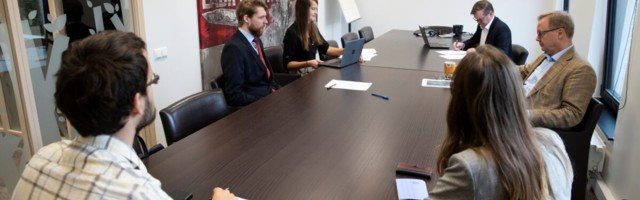 Pea iga teine töötaja igatseb koosolekuid kontoris