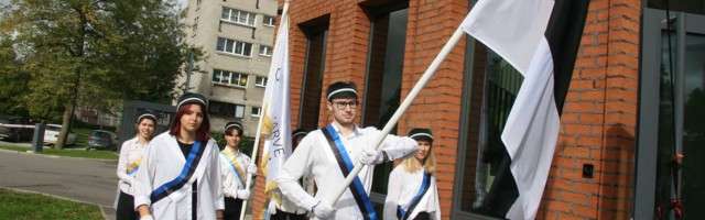 Esimene koolipäev Kohtla-Järve gümnaasiumis ja Slaavi põhikoolis