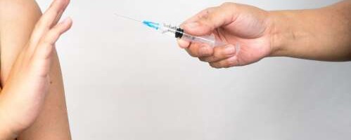 Vaktsiinist keeldujale võib töölepingu üles öelda