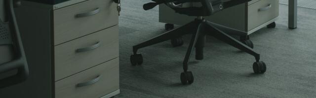 Üheksa Viljandi valla kooli said Fujitsult annetusena ergonoomilised kontorilauad