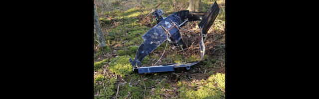 Soomes avaldati pilt ühest alla kukkunud Ukraina droonist – see oli otsapidi maa sees